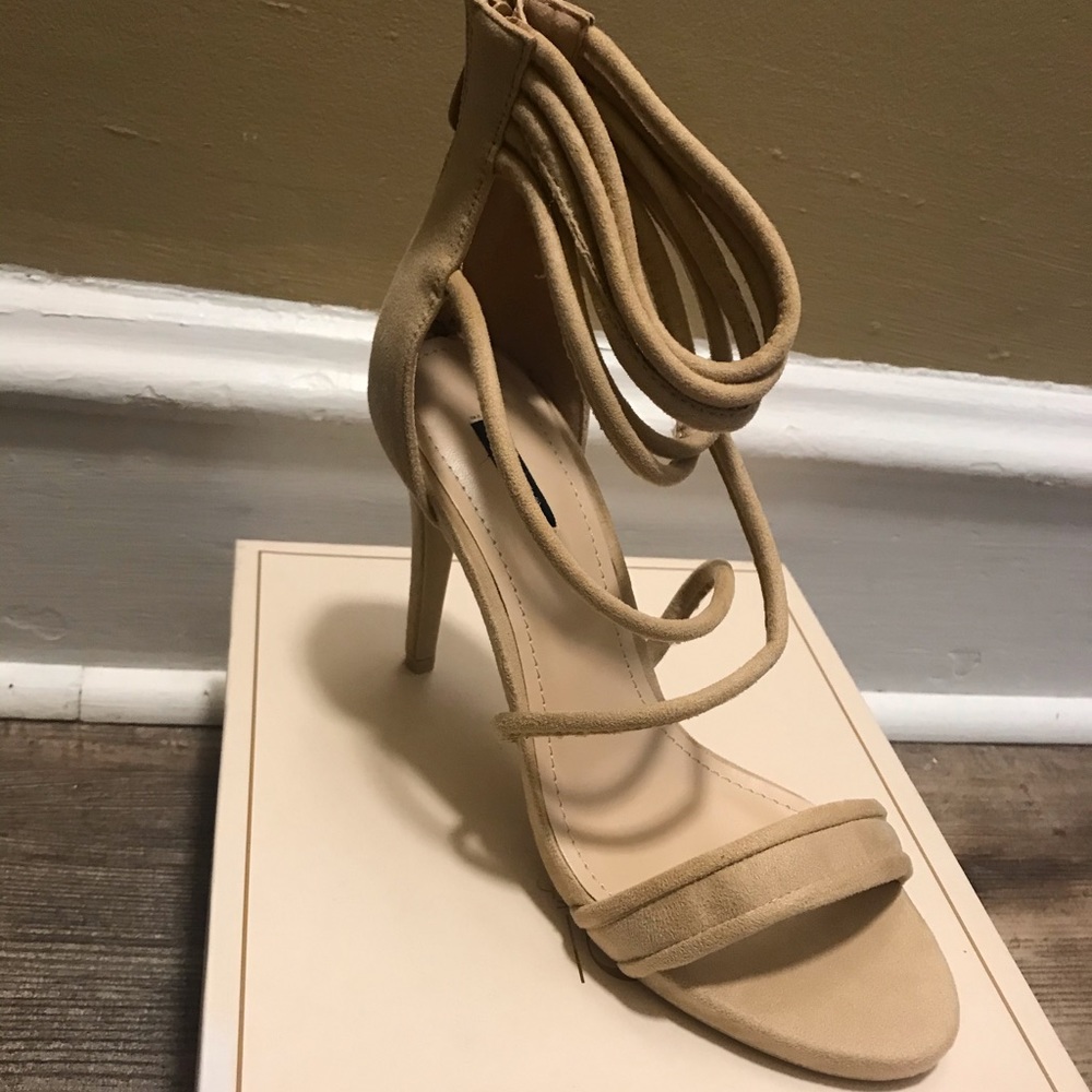 NIB VICES HEELS - Multiple Sizes